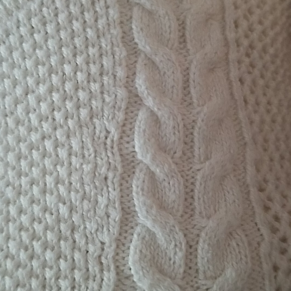 TWO American Eagle Outfitters Sweaters - Picture 7 of 8